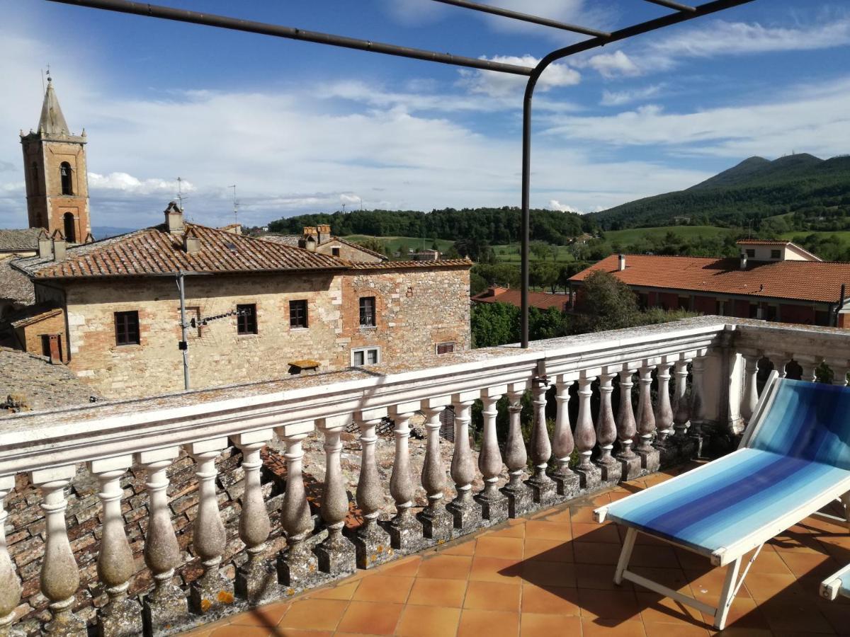 Ferienwohnung Mansarda Con Solarium Panoramico Su Centro Storico Di Sarteano Vicino Alle Famose Terme Della Val D'Orcia Exterior foto